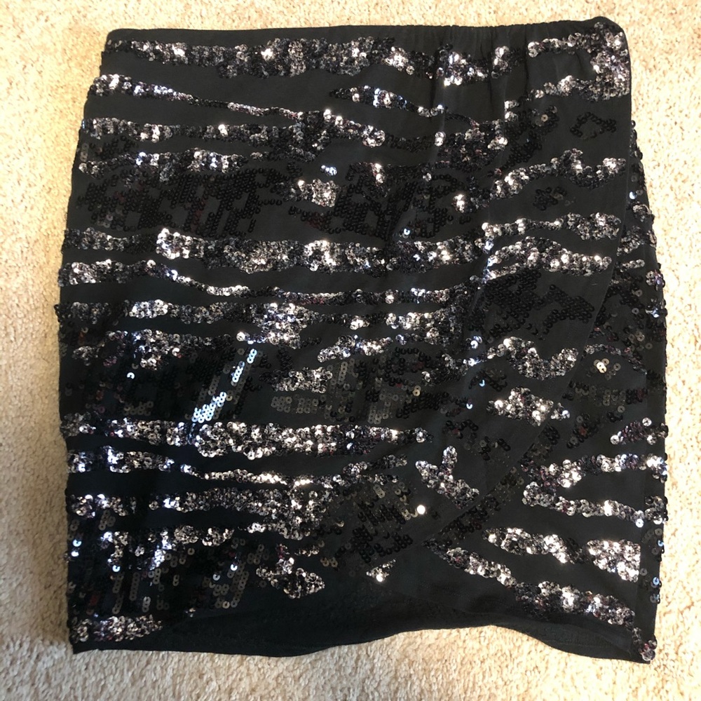 New with tags Express black sequin skirt small